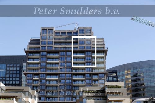 Amsterdam 17 juni 2019
Daley Blind en zijn vrouw Candy Rae gaan binnenkort in hun nieuwe apopartement / penthouse wonen op de zuidas . Het complex heet Xavier.