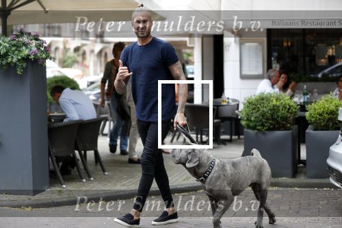 Amsterdam 27 juni 2019
Dave Roelvink met zijn auto ( Dave heeft zijn rijbewijs terug) en hond op de cornelis schuytstraat.