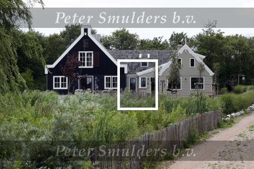 Castricum 13 juni 2019
Henny Huisman wordt geinterviewd door Catherine Keyl bij zijn huis.