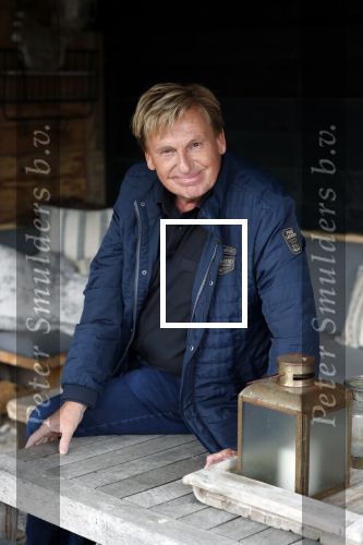 Castricum 13 juni 2019
Henny Huisman wordt geinterviewd door Catherine Keyl bij zijn huis.