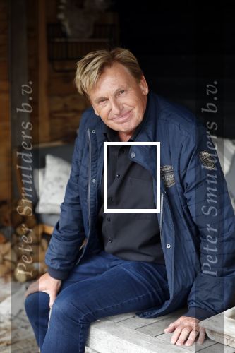 Castricum 13 juni 2019
Henny Huisman wordt geinterviewd door Catherine Keyl bij zijn huis.