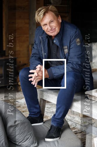 Castricum 13 juni 2019
Henny Huisman wordt geinterviewd door Catherine Keyl bij zijn huis.