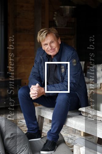 Castricum 13 juni 2019
Henny Huisman wordt geinterviewd door Catherine Keyl bij zijn huis.