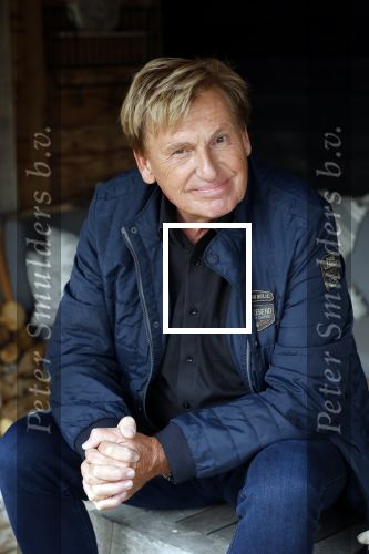Castricum 13 juni 2019
Henny Huisman wordt geinterviewd door Catherine Keyl bij zijn huis.