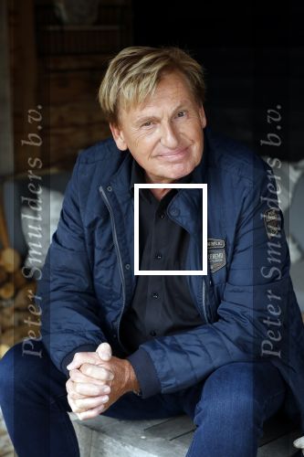 Castricum 13 juni 2019
Henny Huisman wordt geinterviewd door Catherine Keyl bij zijn huis.