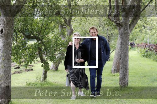 Castricum 13 juni 2019
Henny Huisman wordt geinterviewd door Catherine Keyl bij zijn huis.