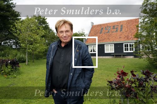 Castricum 13 juni 2019
Henny Huisman wordt geinterviewd door Catherine Keyl bij zijn huis.