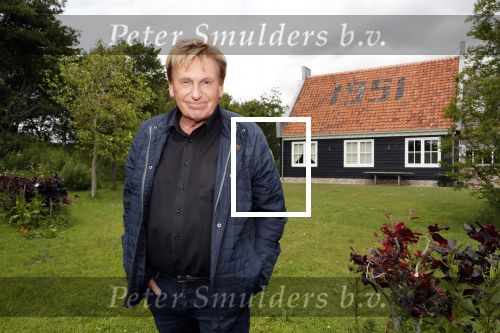 Castricum 13 juni 2019
Henny Huisman wordt geinterviewd door Catherine Keyl bij zijn huis.