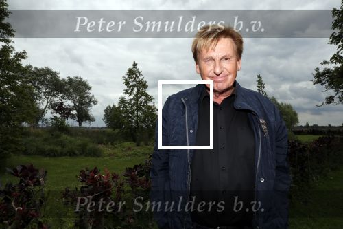 Castricum 13 juni 2019
Henny Huisman wordt geinterviewd door Catherine Keyl bij zijn huis.