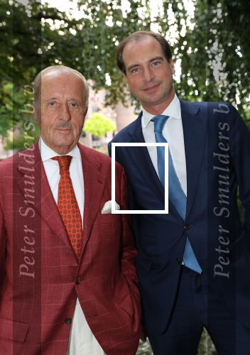 Haarzuilen, 19 Juni 2019
Haringparty Kasteel Haarzuilen
Senator Jeroen de Vries en Theo Hiddema