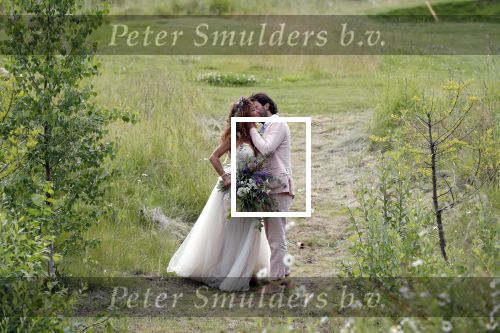Kraggenburg 22 juni 2019
Katja Schuurman en haar kersverse man Freek v Noortwijk zijn getrouwd en posseren uitgebreid voor de pers op landgoed Netl , de wildste tuin.