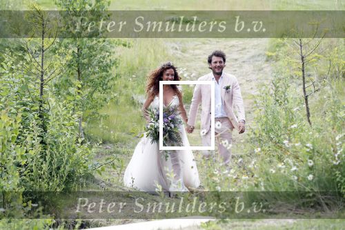 Kraggenburg 22 juni 2019
Katja Schuurman en haar kersverse man Freek v Noortwijk zijn getrouwd en posseren uitgebreid voor de pers op landgoed Netl , de wildste tuin.