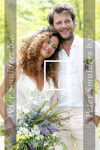Kraggenburg 22 juni 2019
Katja Schuurman en haar kersverse man Freek v Noortwijk zijn getrouwd en posseren uitgebreid voor de pers op landgoed Netl , de wildste tuin.