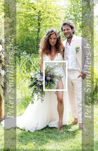 Kraggenburg 22 juni 2019
Katja Schuurman en haar kersverse man Freek v Noortwijk zijn getrouwd en posseren uitgebreid voor de pers op landgoed Netl , de wildste tuin.