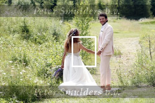 Kraggenburg 22 juni 2019
Katja Schuurman en haar kersverse man Freek v Noortwijk zijn getrouwd en posseren uitgebreid voor de pers op landgoed Netl , de wildste tuin.