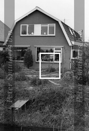 Heerhugowaard, 4 Februari 1985
Koos Alberts met zijn gezin voor en in hun nieuwe huis
Joke Krommenhoek Christa Krommenhoek en Dave Krommenhoek