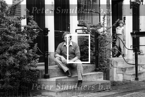 Amsterdam, 14 Mei 1985 Koos Alberts in zijn oude vertrouwde Jordaan
O.a. Cafe Arie, zijn woonhuis, de grachten, en de Openbare School voor Voorbereidend Onderwijs