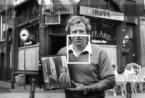 Amsterdam, 14 Mei 1985 Koos Alberts in zijn oude vertrouwde Jordaan
O.a. Cafe Arie, zijn woonhuis, de grachten, en de Openbare School voor Voorbereidend Onderwijs