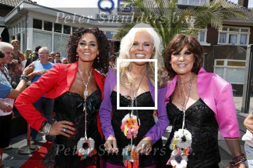 Best 30 juni 2019
Fandag van LUV ( Marga Scheide Jose Hoebee en Chimene v Oosterhout) bij restaurant Quattre Bras in Best.