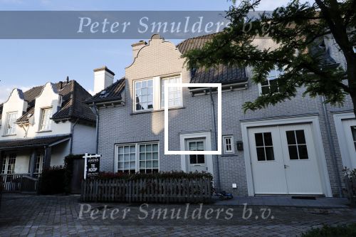 Nederhorst den Berg 15 juni 2019
Huis van Lucille Werner in Nederhosrt staat te koop.