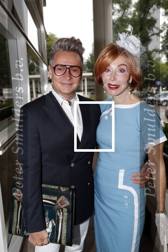 Amsterdam 12 juni 2019
Haringparty bij het Hilton hotel. marijke Helwegen met een kennis