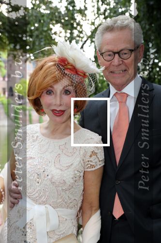 Haarzuilen, 19 Juni 2019
Haringparty Kasteel Haarzuilen
Marijke Helwegen met haar man
