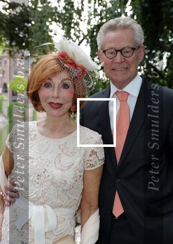 Haarzuilen, 19 Juni 2019
Haringparty Kasteel Haarzuilen
Marijke Helwegen met haar man
