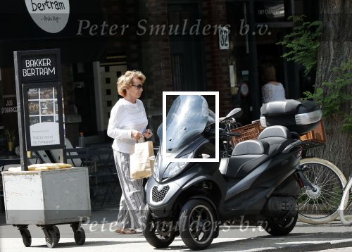 Amsterdam 18 juni 2019
Neelie Kroes doet op de fiets boodschappen in Amsterdam zuid.