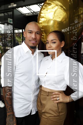 Amsterdam 6 juni 2019
Talkies terras awards bij de Harbour club . Nigel de Jong met zijn vrouw Winonah