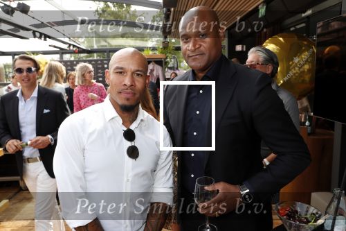 Amsterdam 6 juni 2019
Talkies terras awards bij de Harbour club . Nigel de Jong en Winston Bogarde