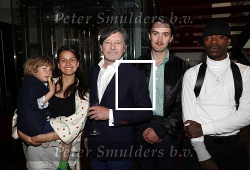 Amsterdam 1 juli 2019
Uitreiking van de Johan Kaart Prijs aan Pierre Bokma in het deLamar theater. Pierre met zijn kinderen