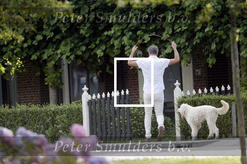 Loenen 24 juni 2019
Pieter van Beukering ( man van Yvon Jaspers) laat hond uit en vertrekt daarna op electrische fiets naar zijn werk.