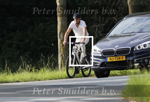 Loenen 24 juni 2019
Pieter van Beukering ( man van Yvon Jaspers) laat hond uit en vertrekt daarna op electrische fiets naar zijn werk.