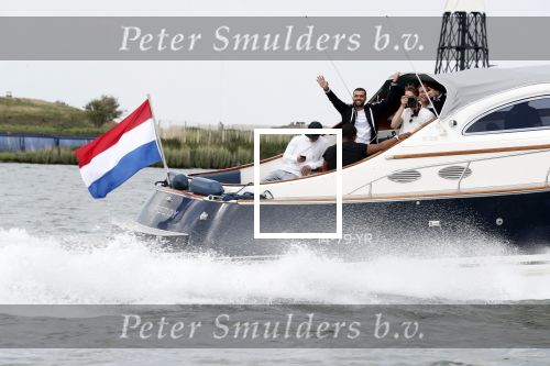 Amsterdam 14 juni 2019
Event Jaguar en Rapsody boten met kunstenaar Selwyn Senatori.
Aanwezig oa Regi Blinker Jeroen Nieuwenhuize Thomas v d Vlugt en Aldo v Troost.
