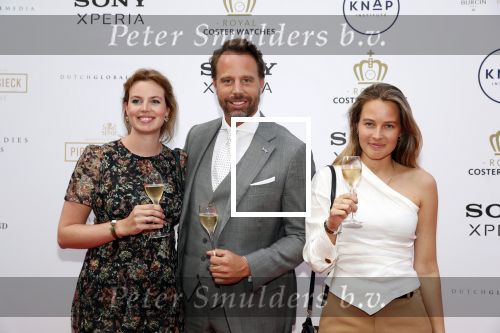 Amsterdam 18 juni 2019
Leading ladies awards bij hotel the Grand. Robert Lee met vriendinnen