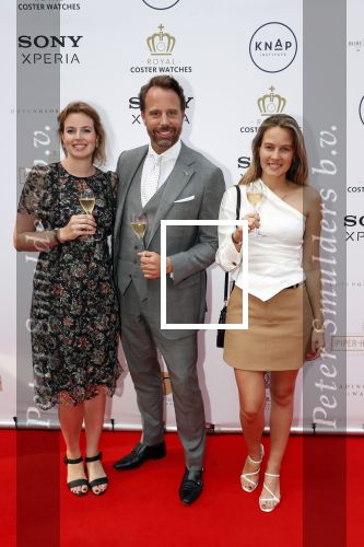 Amsterdam 18 juni 2019
Leading ladies awards bij hotel the Grand. Robert Lee met vriendinnen