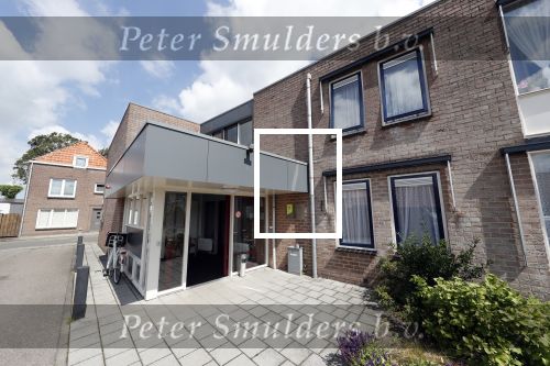 Sluis 6 juni 2019
Robert Weijers de ex partner van Rob Verlinden in zijn huisje in Sluis en met zijn hond en camper.