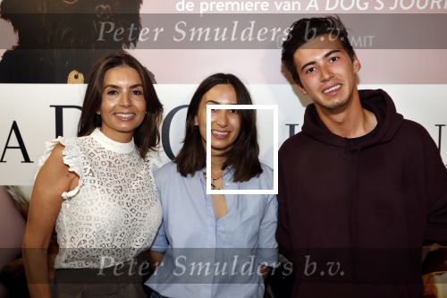 Amsterdam 12 juni 2019
Premiere a dogs Journey by Lucky Smit.
Bas Smit Anouk Smulders en Rosanna Kluivert zijn aanwezig met hun honden.