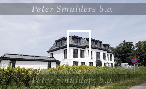 Vinkeveen 23 juni 2019
Huis van Sabah Nissan ( vriend van Ali B) wat verhuurd gaat worden aan internationale sterren.