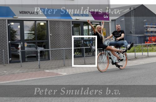 Buren 20 juni 2019
Barbie Samantha de Jong met haar vriend Maron Hill kopen nieuwe fietsen bij Arvel