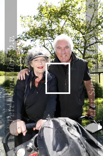 Brielle 14 juni 2019
Golfwedstrijd tbv de health promoters. Marco Bakker en zijn vrouw Willeke v Ammelrooy
