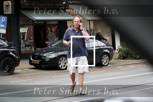 Amsterdam 27 juni 2019
Ivo Niehe gaat geld pinnen in Amsterdam zuid.