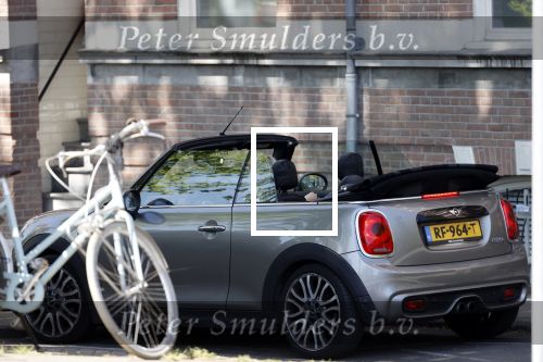 Amsterdam 9 mei 2020
Bridget Maasland in haar mini cooper cabrio