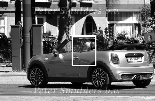 Amsterdam 9 mei 2020
Bridget Maasland in haar mini cooper cabrio