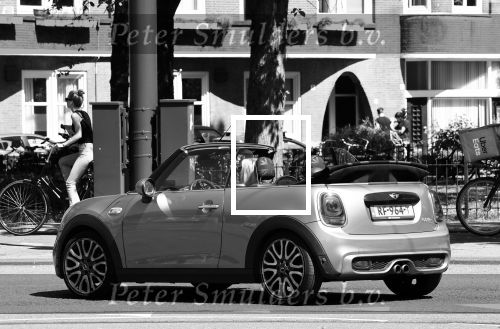 Amsterdam 9 mei 2020
Bridget Maasland in haar mini cooper cabrio