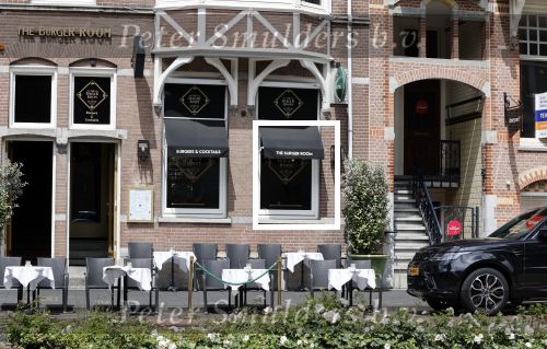 Amsterdam 1 juli 2020
Lege terassen bij the burger room van Gordon