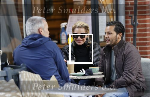 Amsterdam 2 juli 2020
Connie Witteman met haar zoon Marvin Breukhoven en haar vroegere PA Edwin