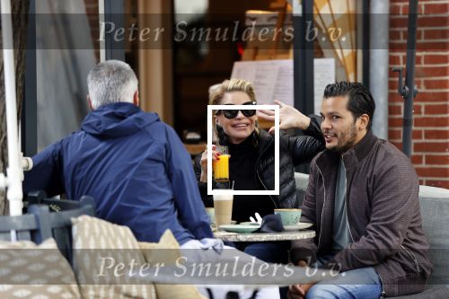 Amsterdam 2 juli 2020
Connie Witteman met haar zoon Marvin Breukhoven en haar vroegere PA Edwin