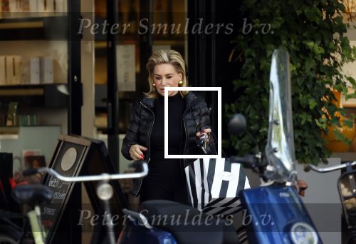 Amsterdam 11 juli 2020
Connie Witteman en Constanza Breukhoven winkelen met de biro