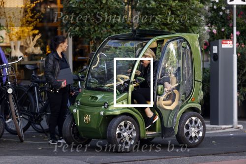 Amsterdam 11 juli 2020
Connie Witteman en Constanza Breukhoven winkelen met de biro